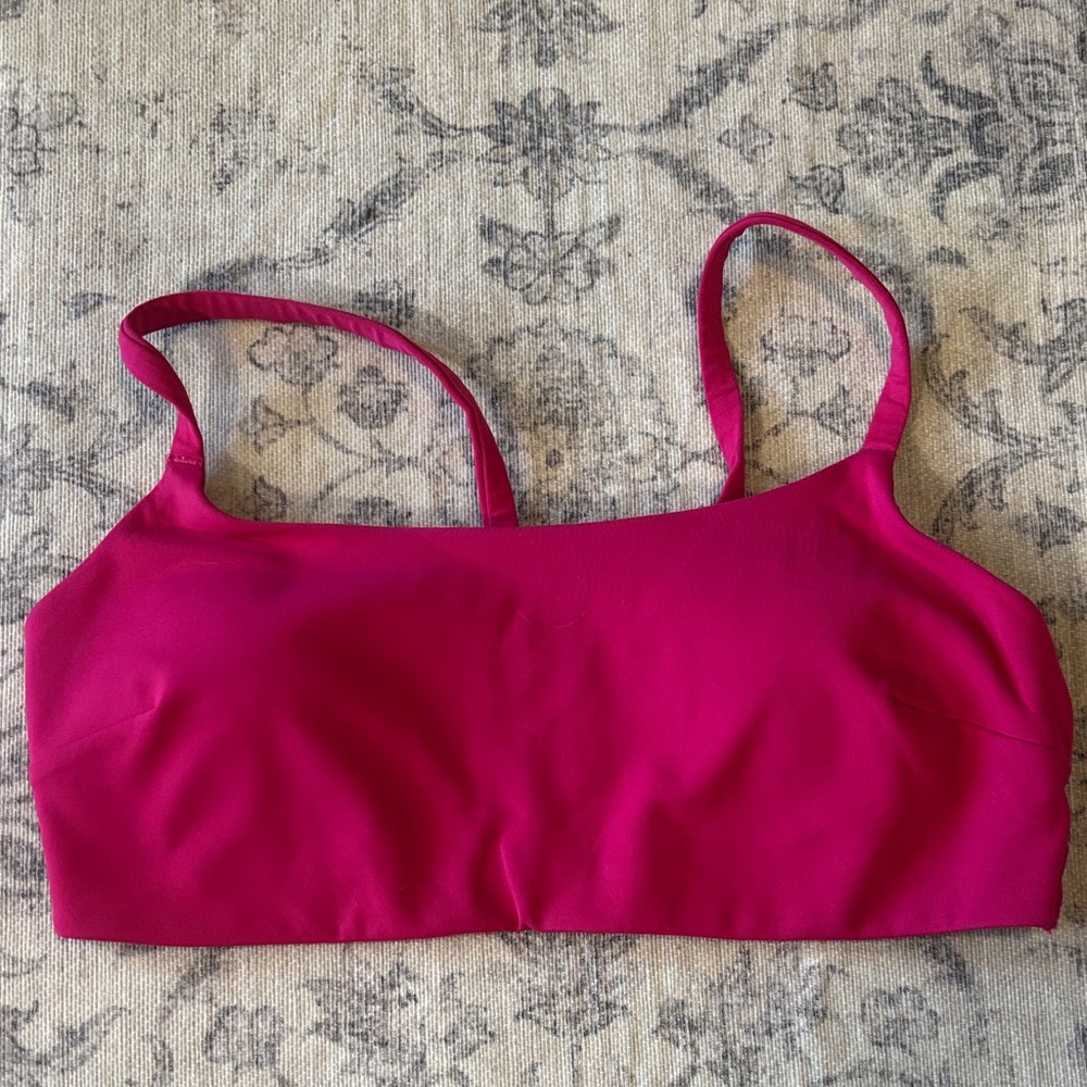 Lululemon Women’s Wunder Train Strappy Racer Bra - size 10 - magenta